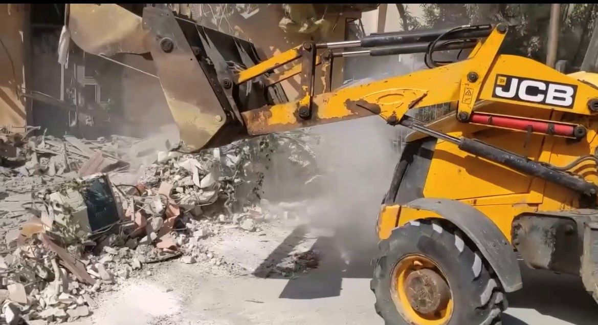 Anfang August 2024: Ukrainische Medien berichten über den Einsatz von Räumfahrzeugen. Ist das einer der von uns gelieferten Radlader?