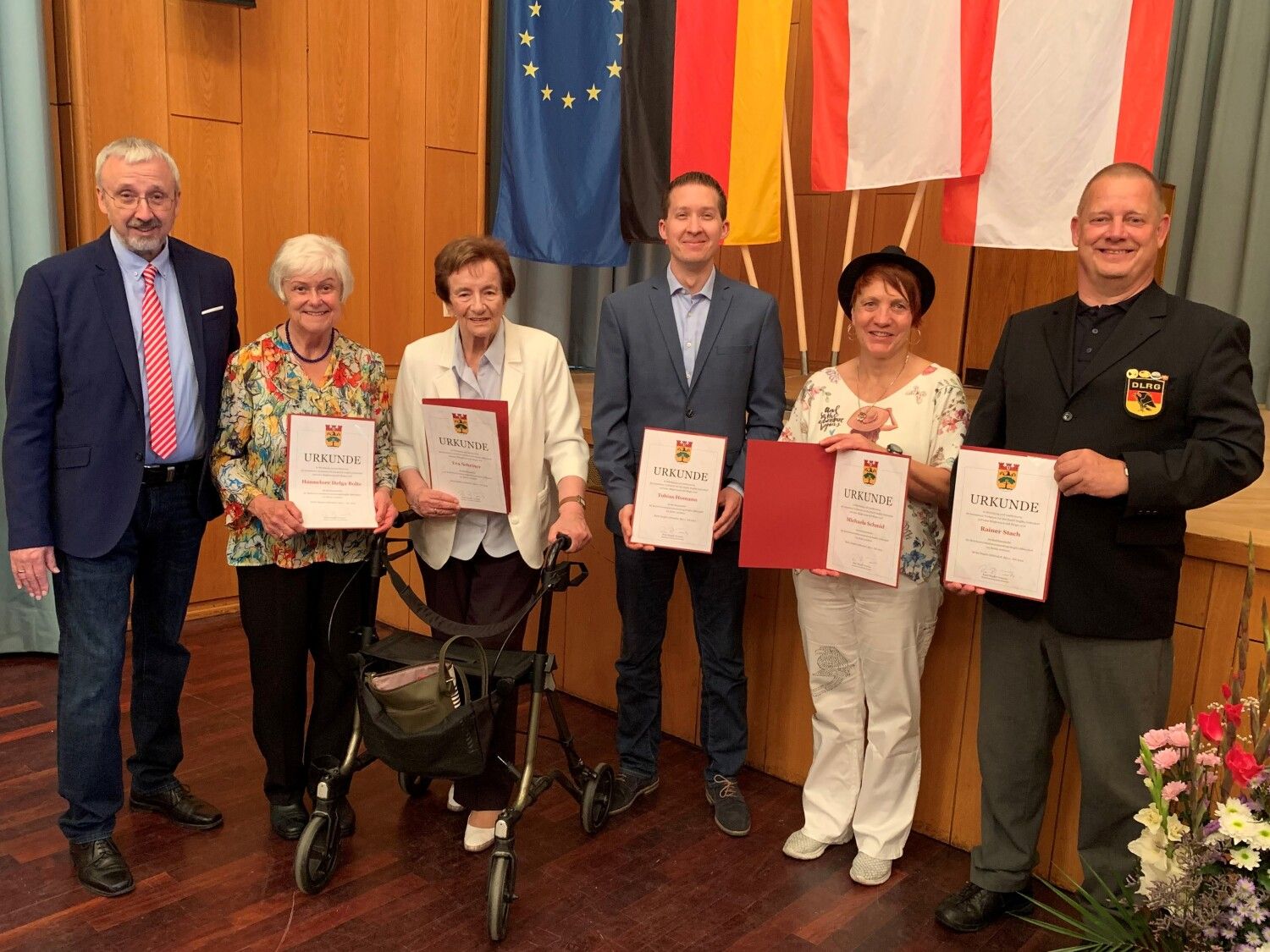 Gruppenbild Bezirksmedaille 2024