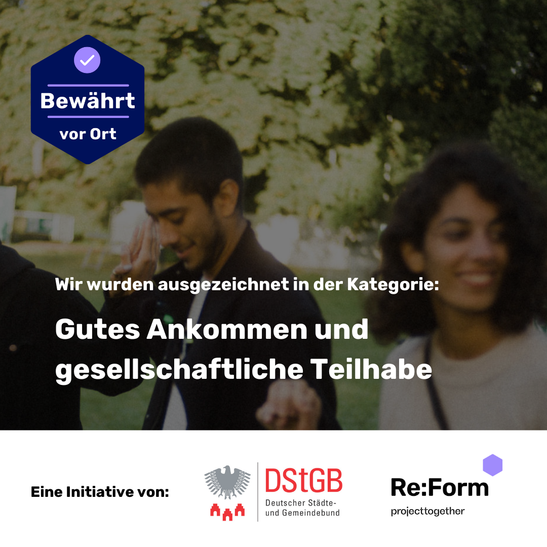 Grafik des Bewährt vor Ort-Siegels mit den Logos der Initiativen Deutscher Städte- und Gemeindebund sowie Re:Form.