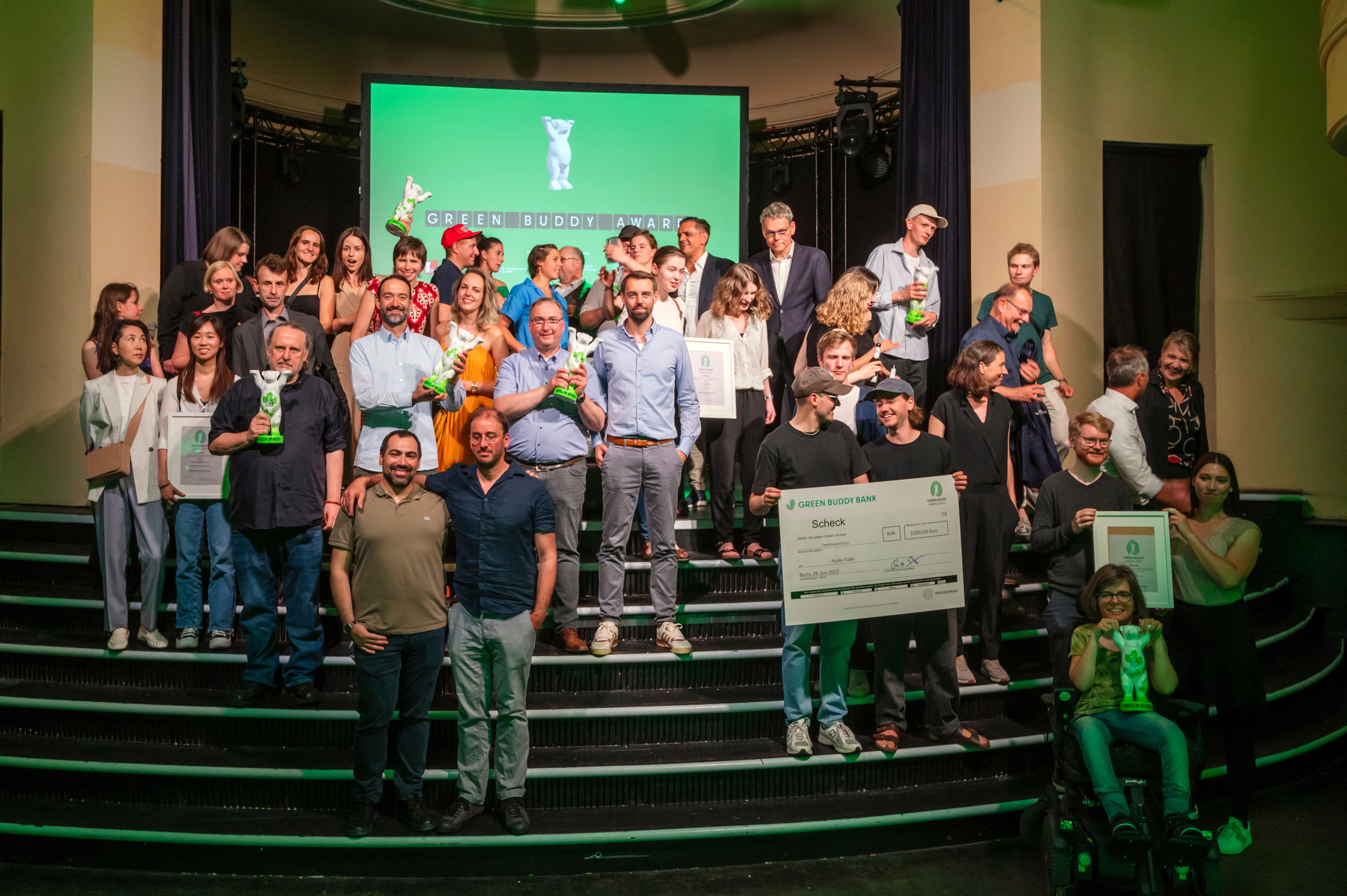 Gruppenfoto Gewinner_innen Green Buddy Award 2023