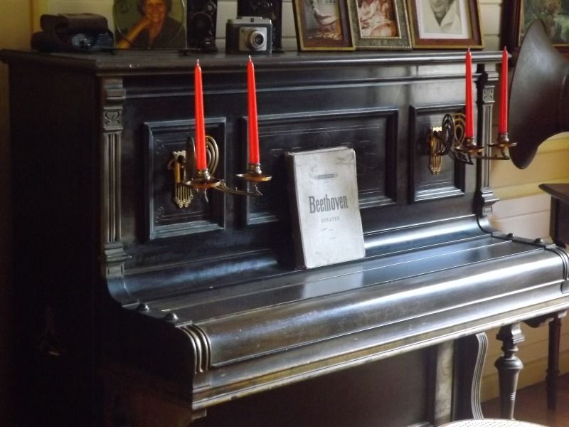 Klavier mit Notenblatt von Beethoven