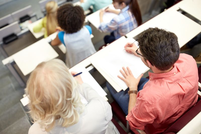 Studierende im Hörsaal