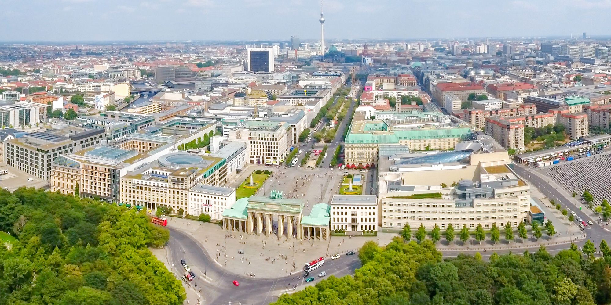 Luftaufnahme der Berliner Skyline, Straße des 17. Juni