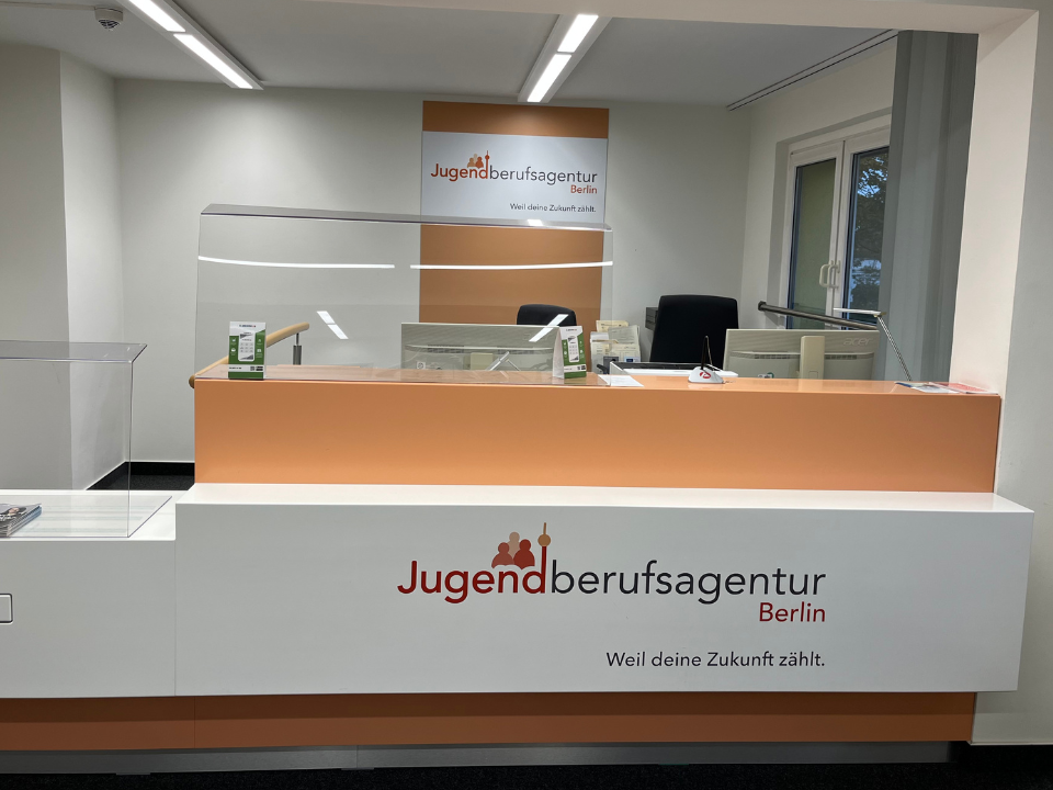 2310 JBA Tresen leichte Sprache