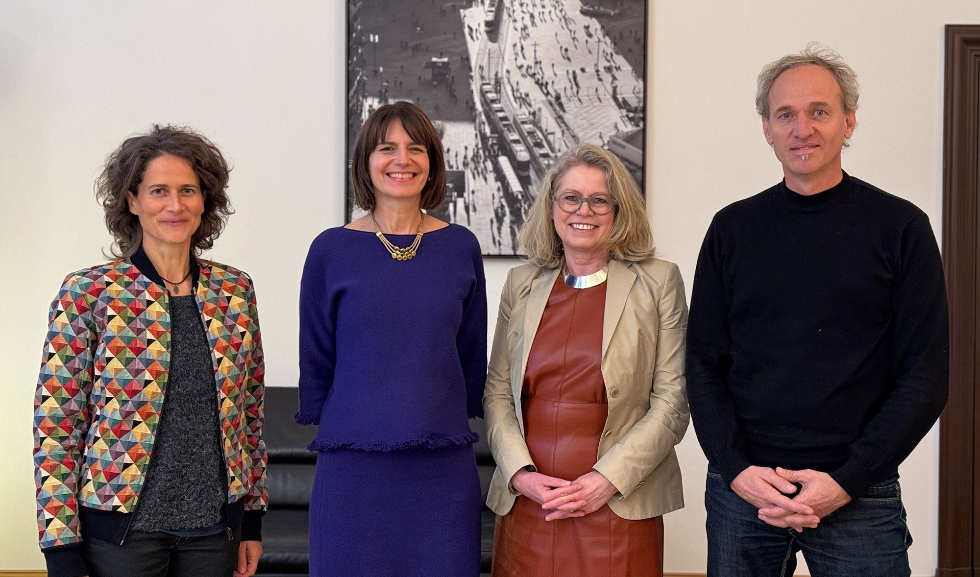 Senatorin Ute Bonde und Staatssekretärin Britta Behrendt mit Dr. Cornelia Auer und Prof. Dr. Bernd Hirschl , Sprecherin und Sprecher des Berliner Klimaschutzrates