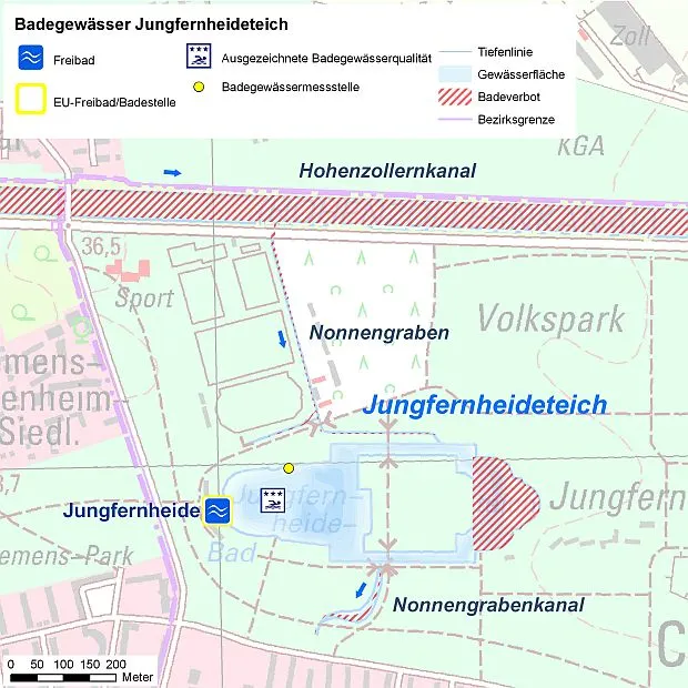Abb. 1: Übersicht des Badegewässers Jungfernheideteich mit Badestelle und Probenahmestelle. (Hinweis: Das Baden ist nur im Strandbaderlaubt. Die Kennzeichnung des Badeverbotsbereiches ist unvollständig und wird demnächst überarbeitet.)