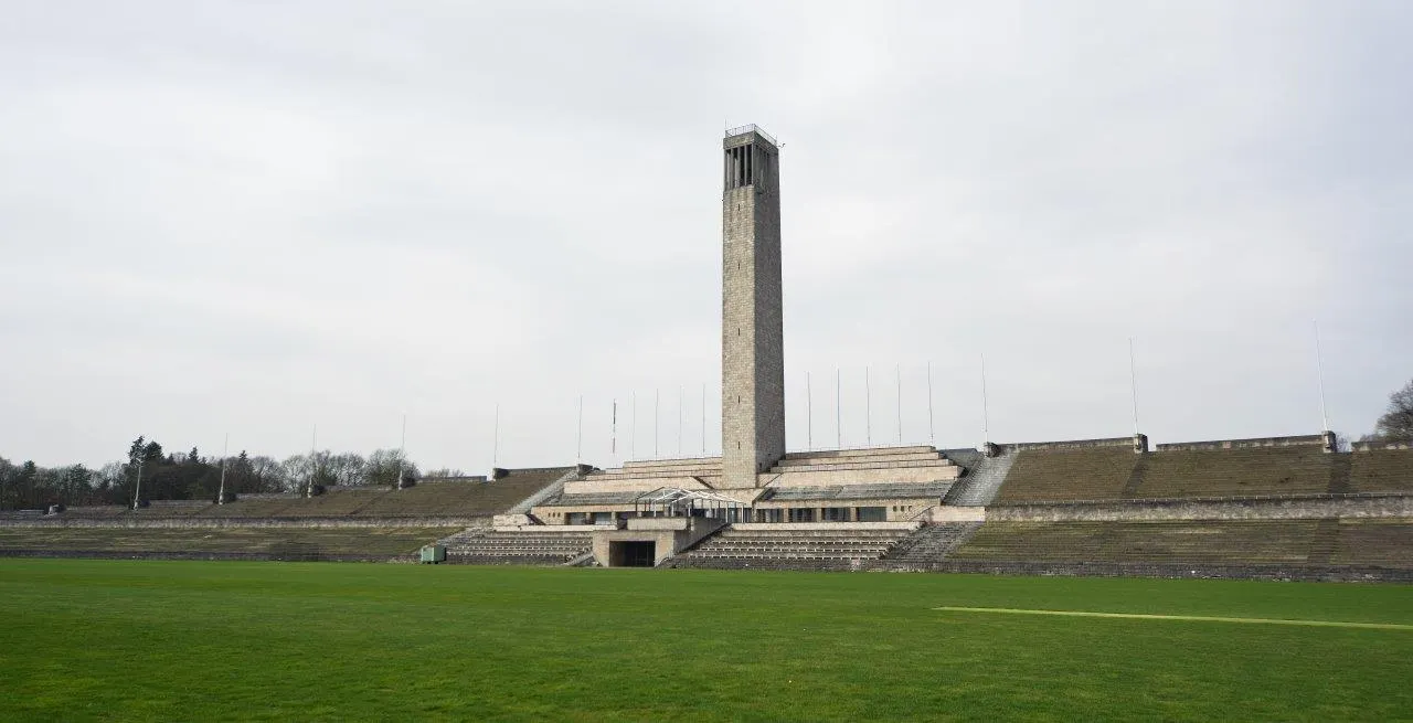 Olympiagelände Berlin - Maifeld und Glockenturm
