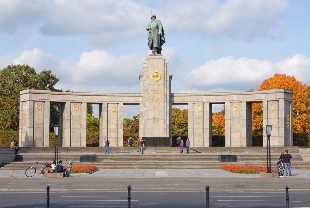 Sowjetisches Ehrenmal im Tiergarten