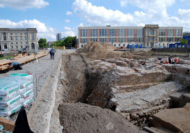 Grabungen am Schlossplatz in Mitte