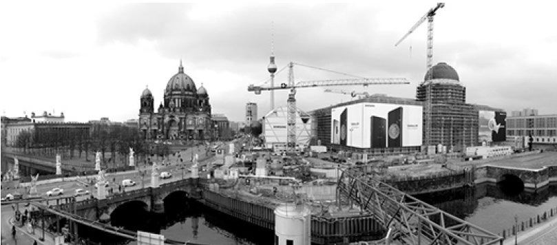 Mitte Schlossplatz