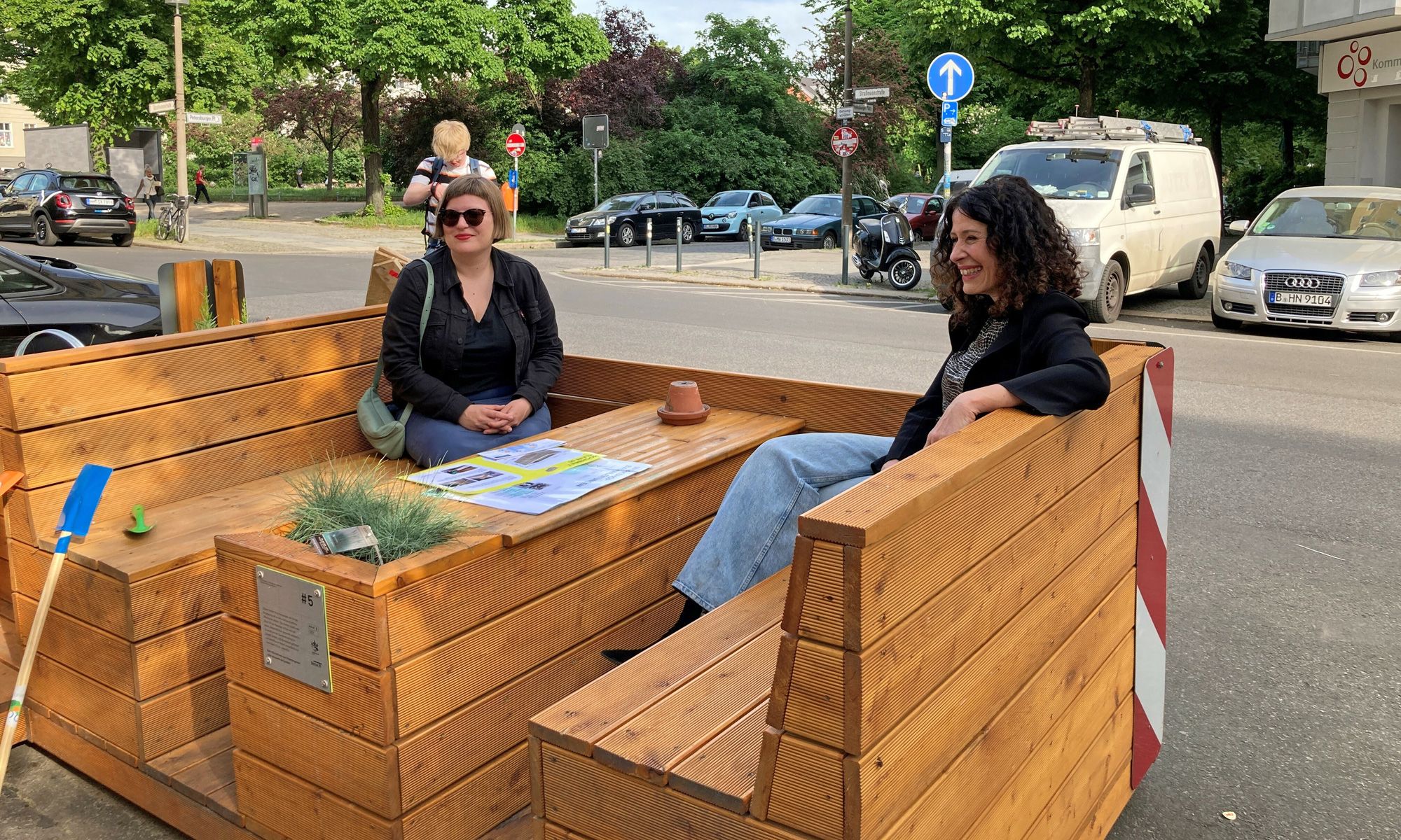 Senatorin Jarasch, Parklet Einweihung
