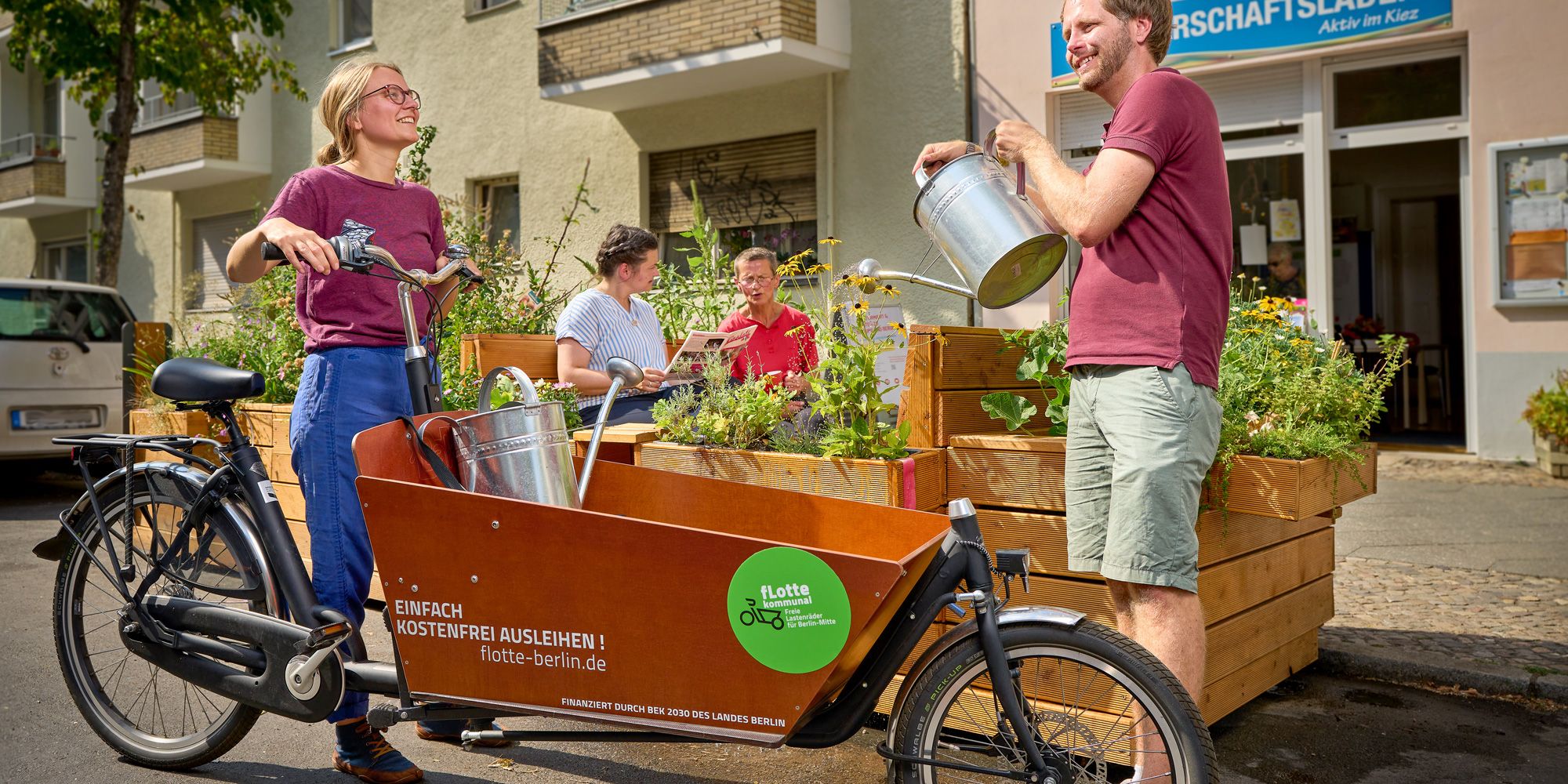 Parklet im Sprengelkiez mit Lastenrad der fLotte Berlin (Bild: SenUMVK / Marc Vorwerk )