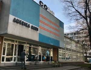 Weg zur Landeszentrale vom Bahnhof Zoologischer Garten aus, vorbei an der C|O-Galerie