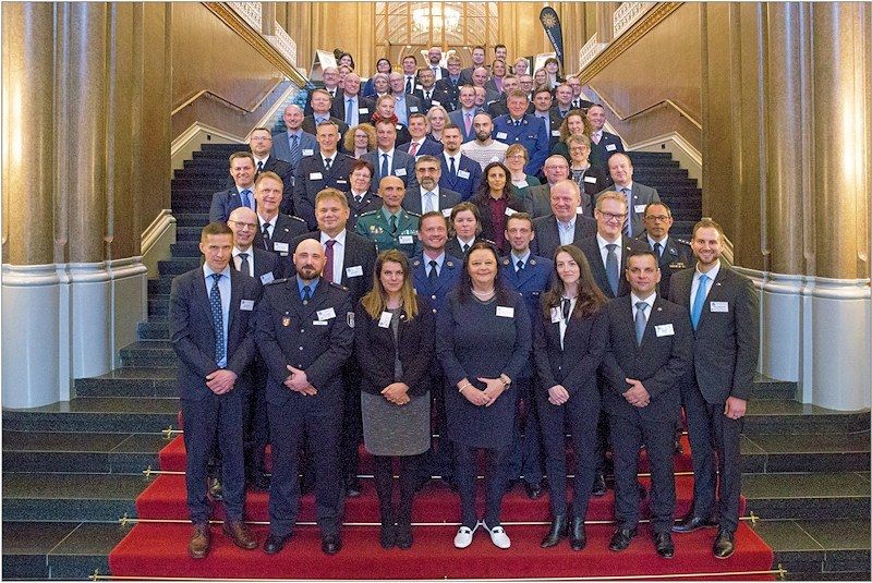 Gruppenfoto der Teilnehmer des Kick-Off und Workshops