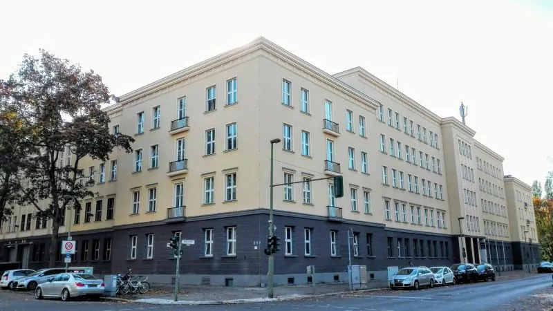 Abschnittsgebäude A 51