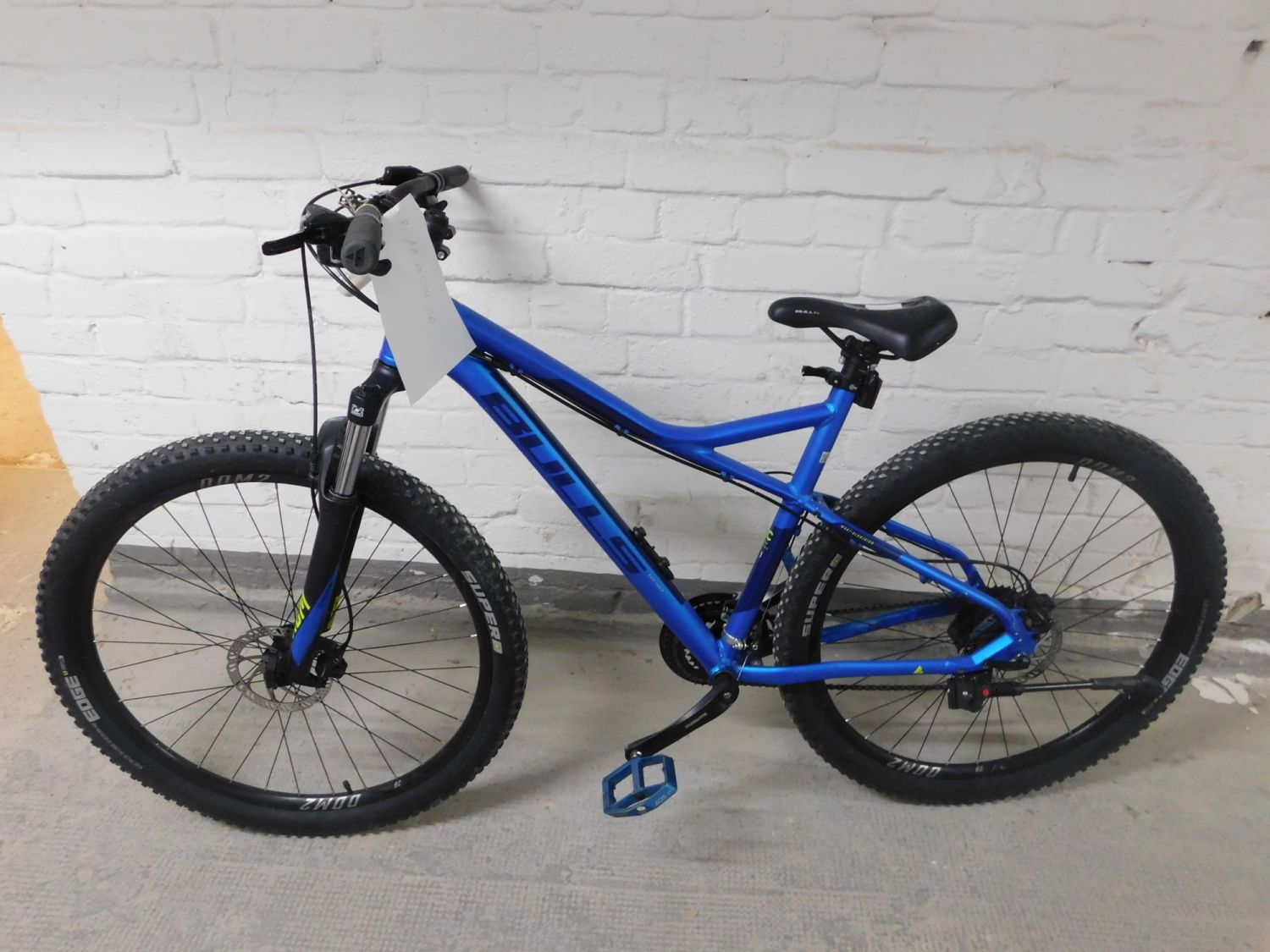 Blaues Herrenfahrrad