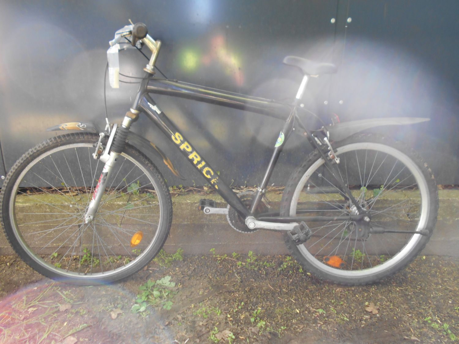 Schwarzes Herrenfahrrad