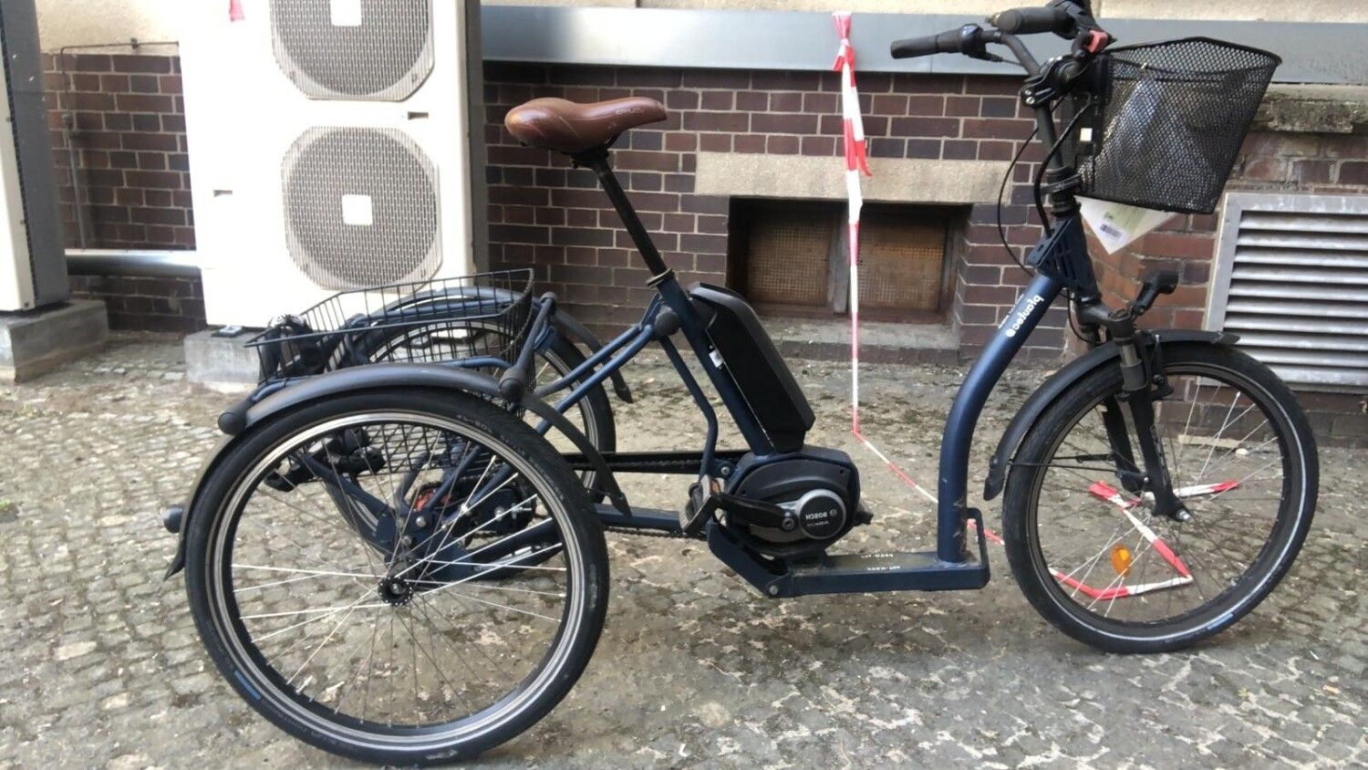 Schwarzes E-Bike
