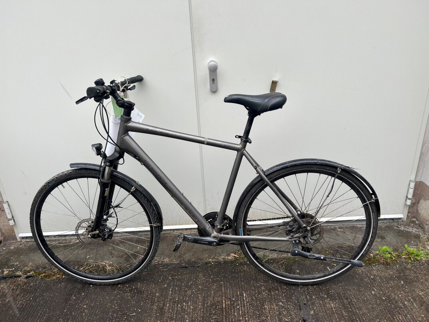 Graues Herrenfahrrad