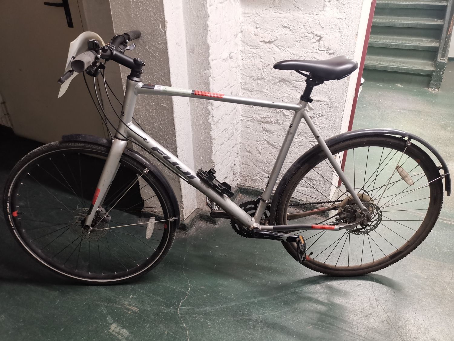 Silbernes Herrenfahrrad