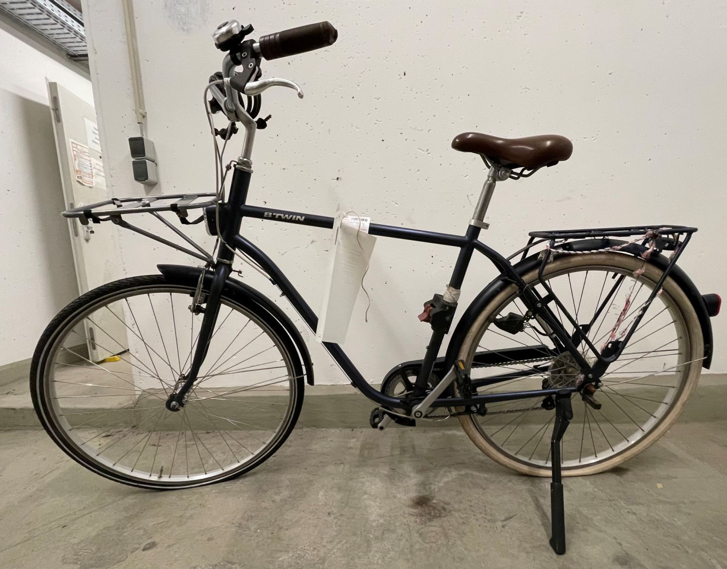 Schwarzes Herrenfahrrad