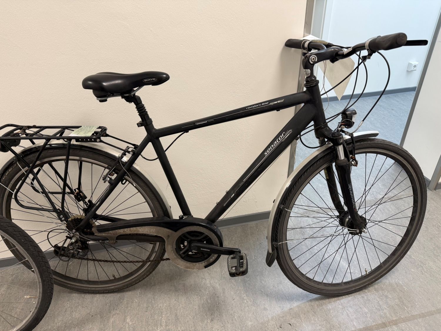Schwarzes Herrenfahrrad