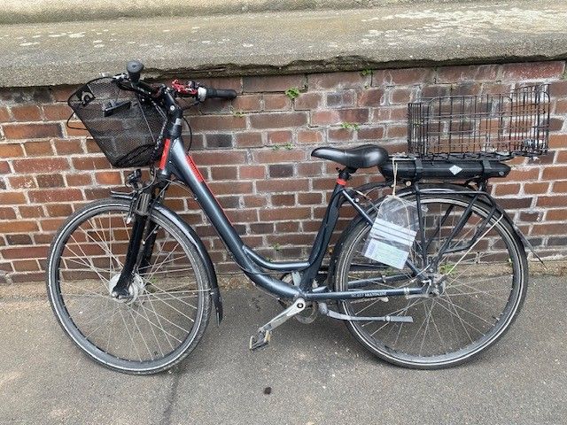 Schwarzes Damenfahrrad