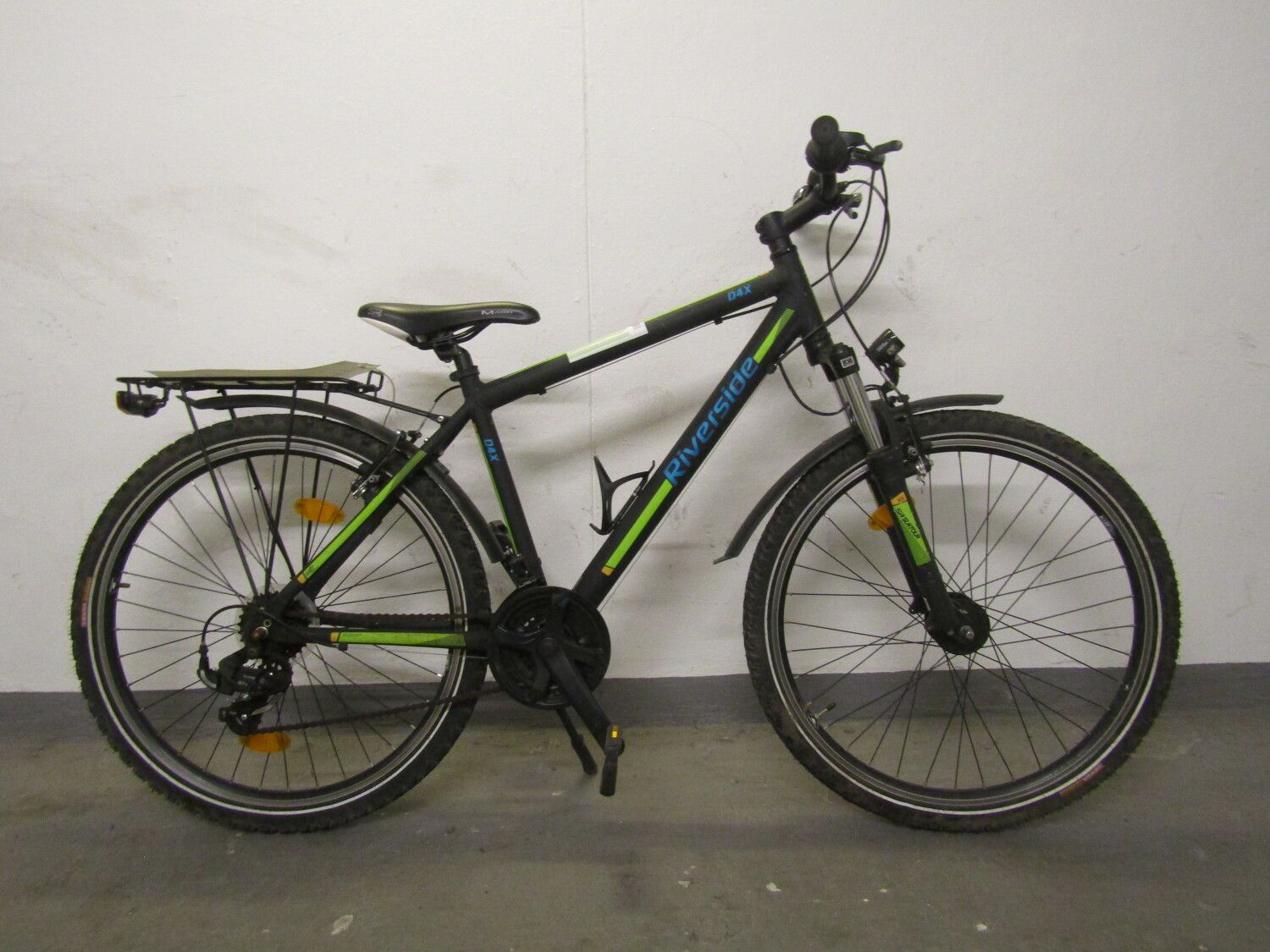 Schwarzes Herrenfahrrad