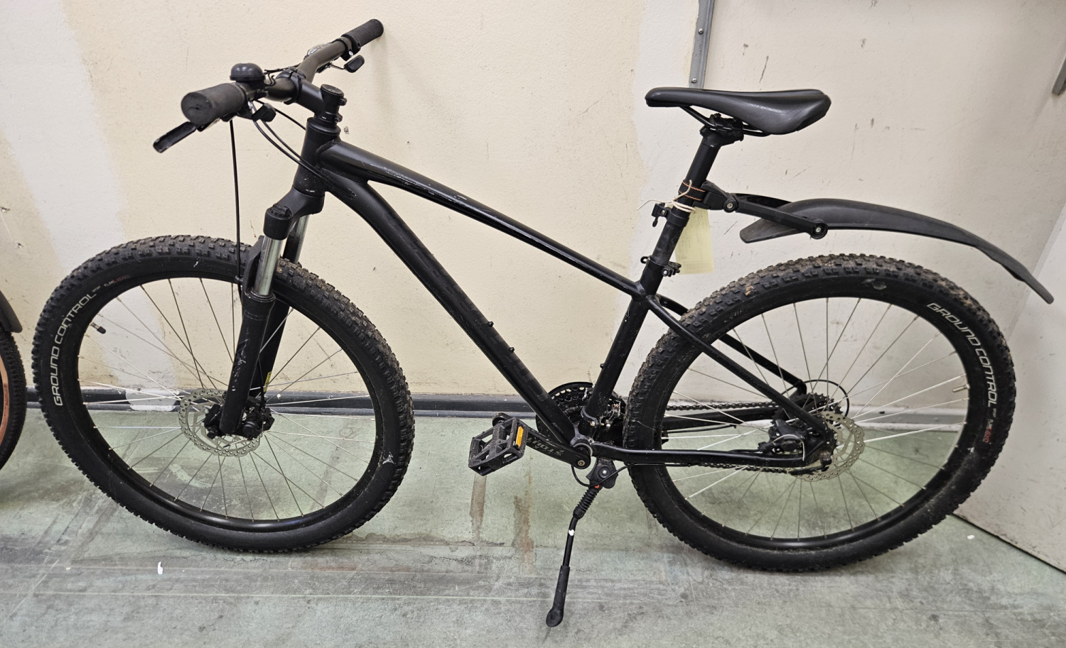 Schwarzes Herrenfahrrad