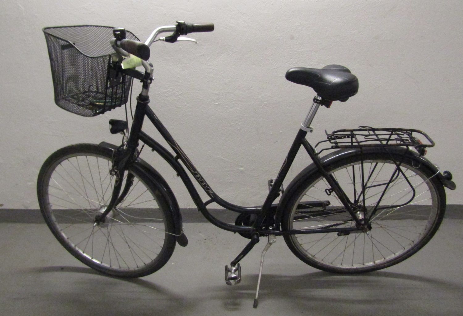 Schwarzes Damenfahrrad