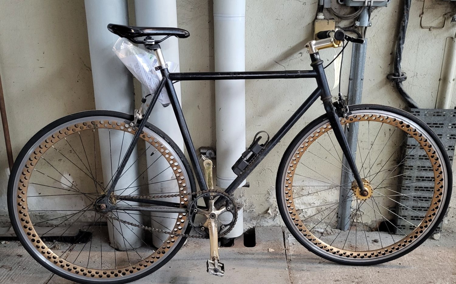 Schwarzes Herrenfahrrad