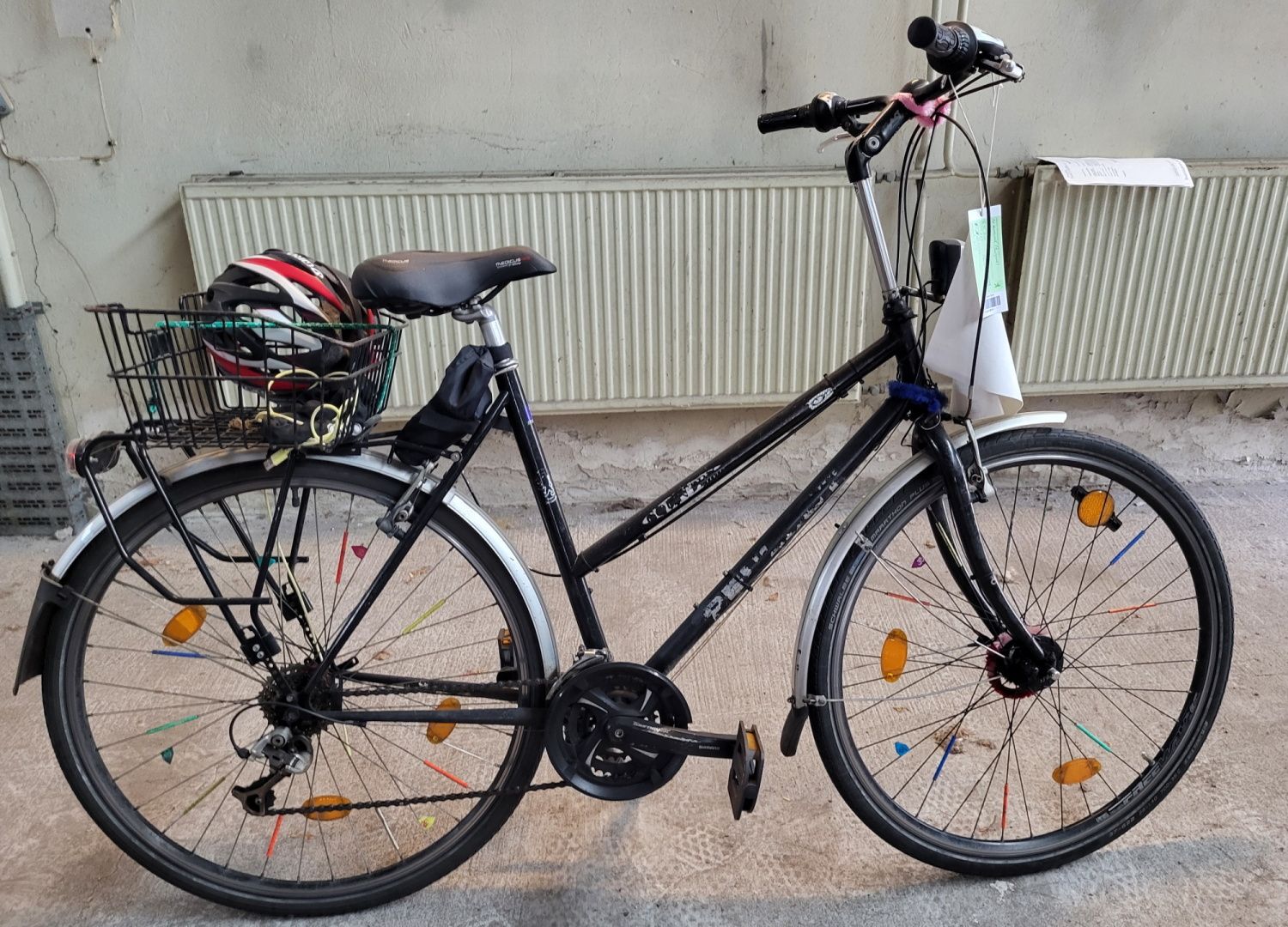 Schwarzes Damenfahrrad