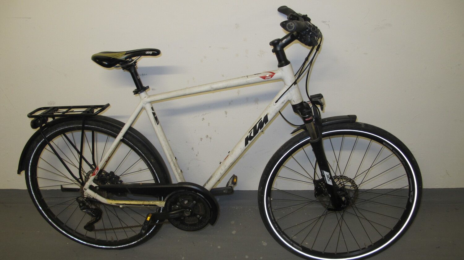 Weißes Herrenfahrrad