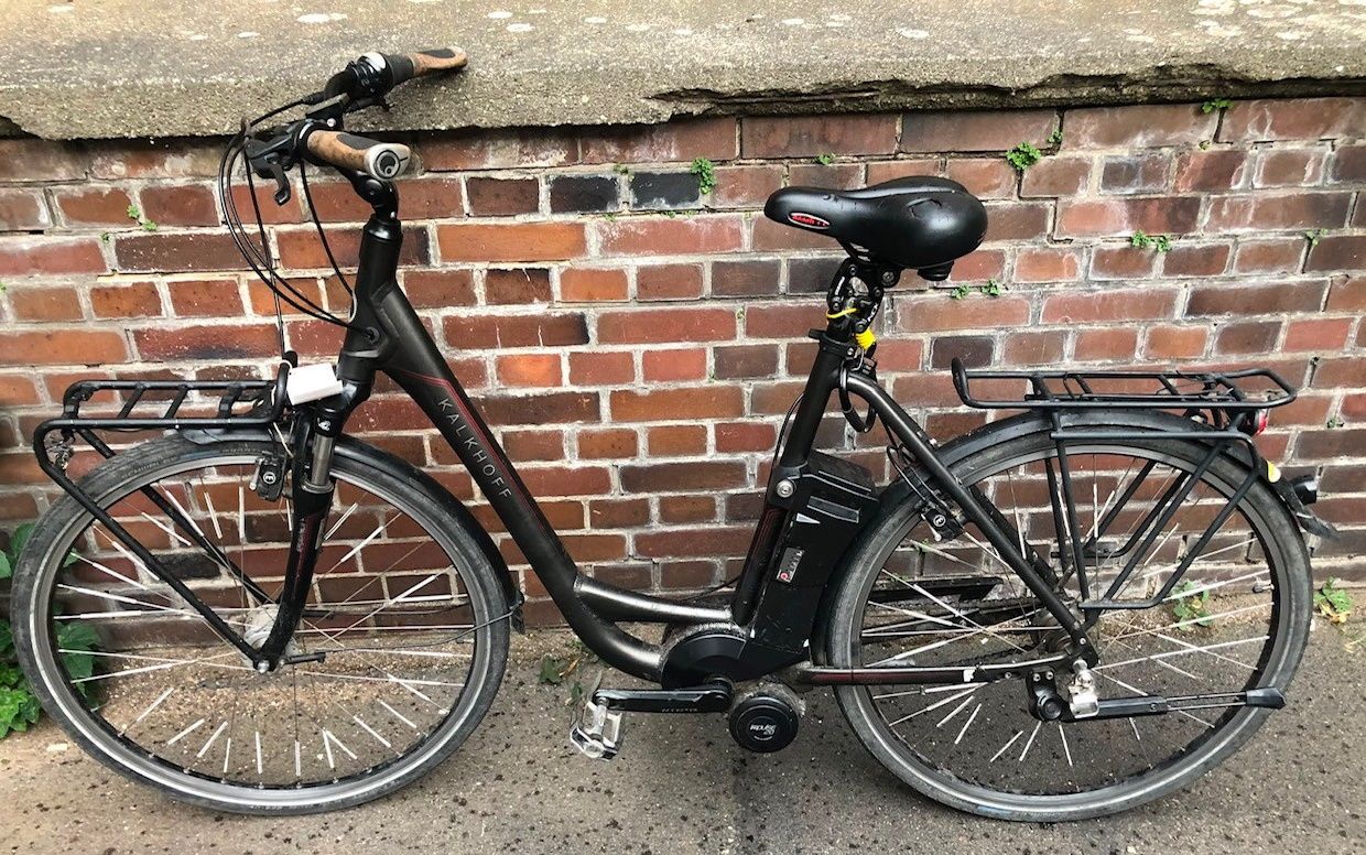 Schwarzes E-Bike