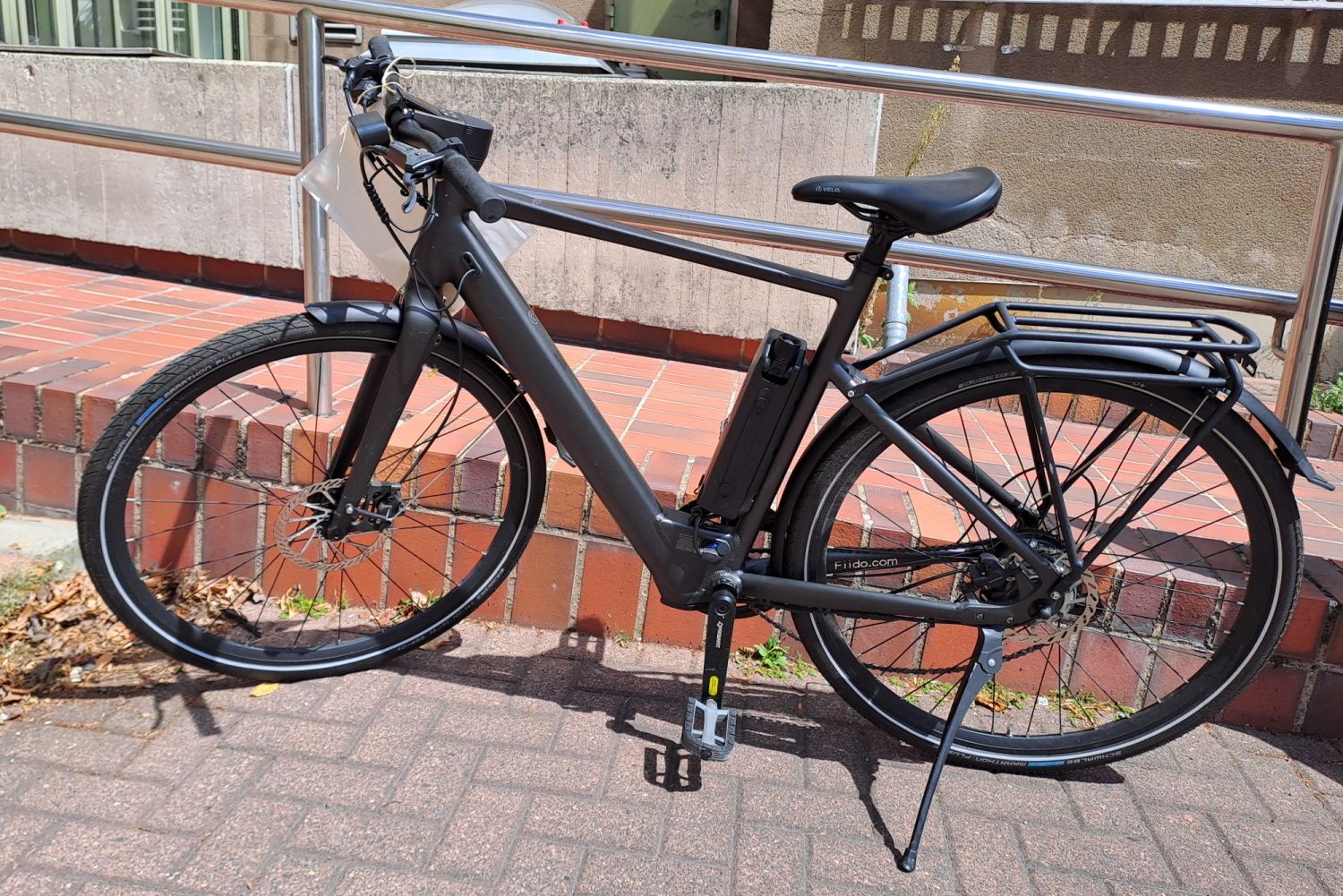 Schwarzes E-Bike