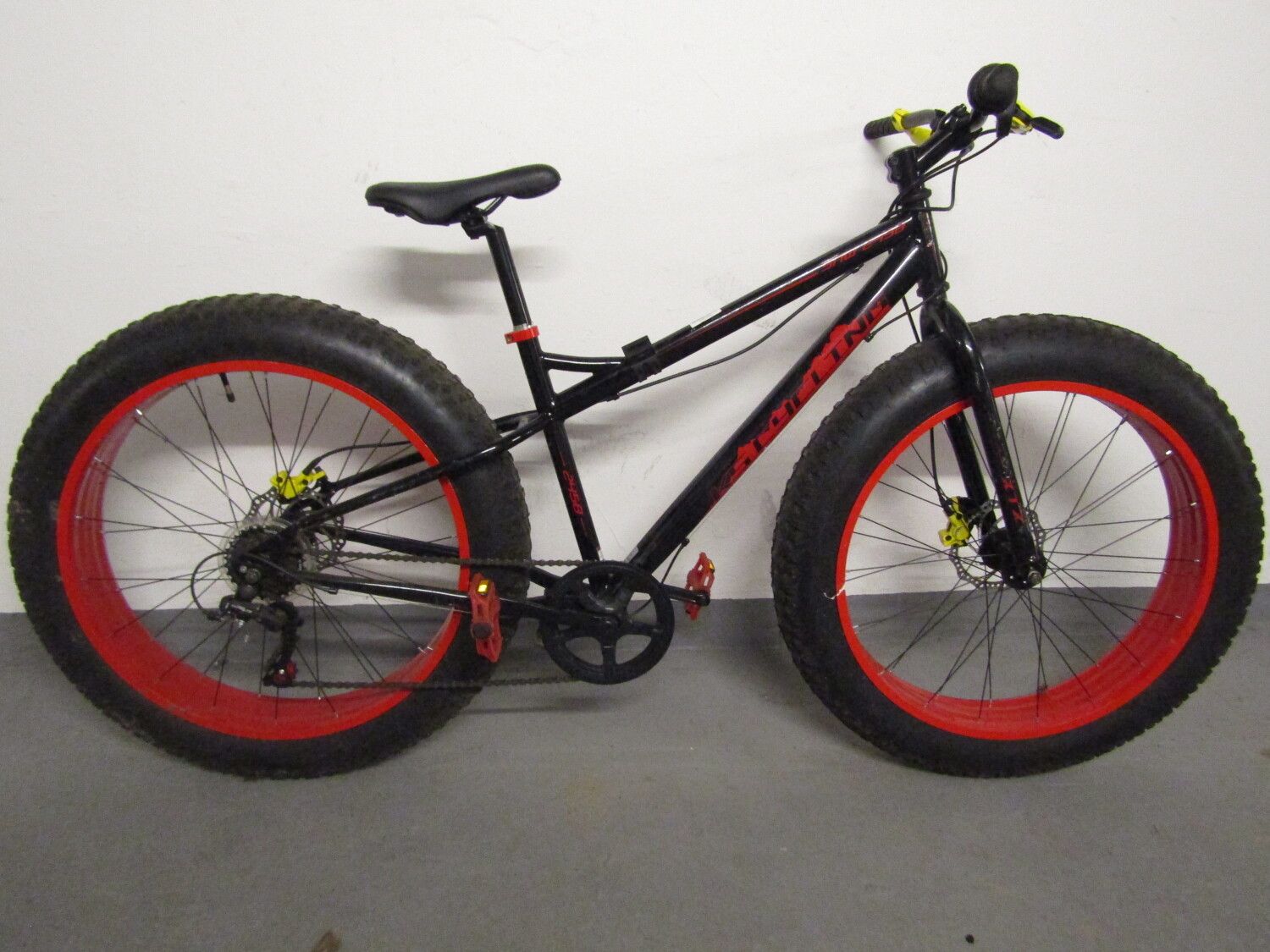 Schwarzes Herrenfahrrad