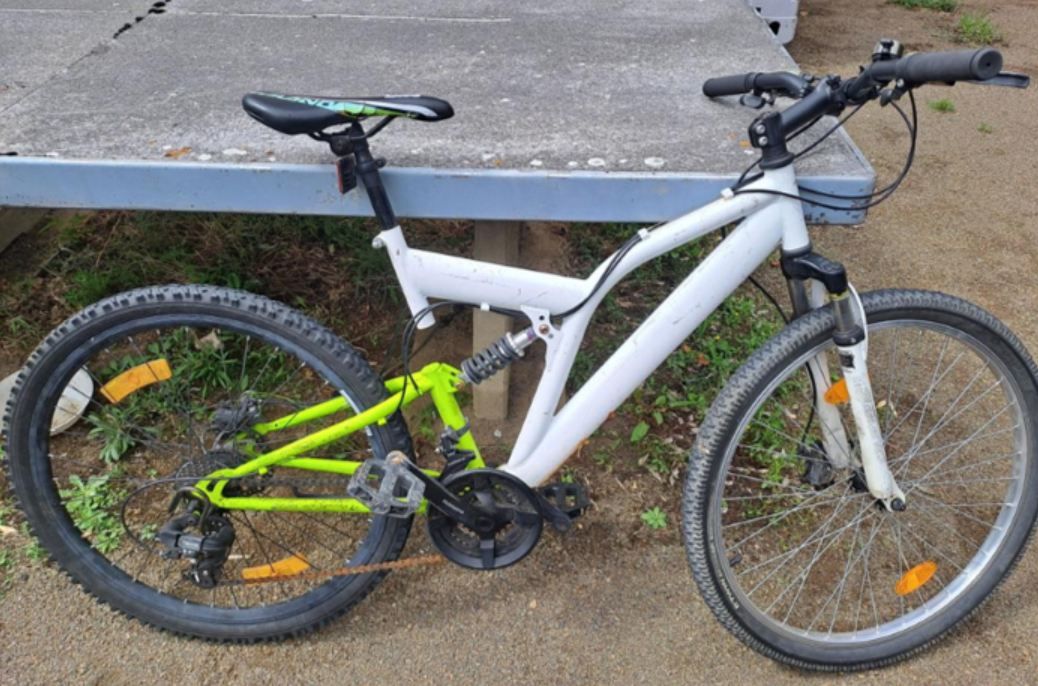Weißes Mountainbike