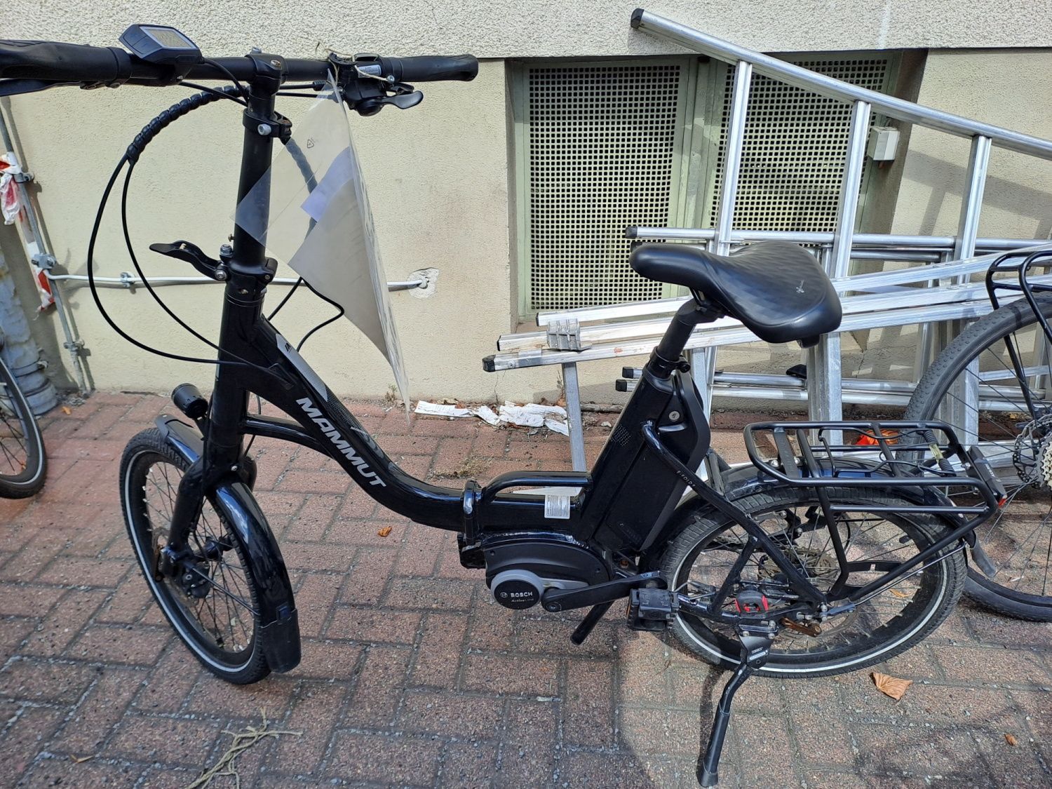 Schwarzes E-Bike