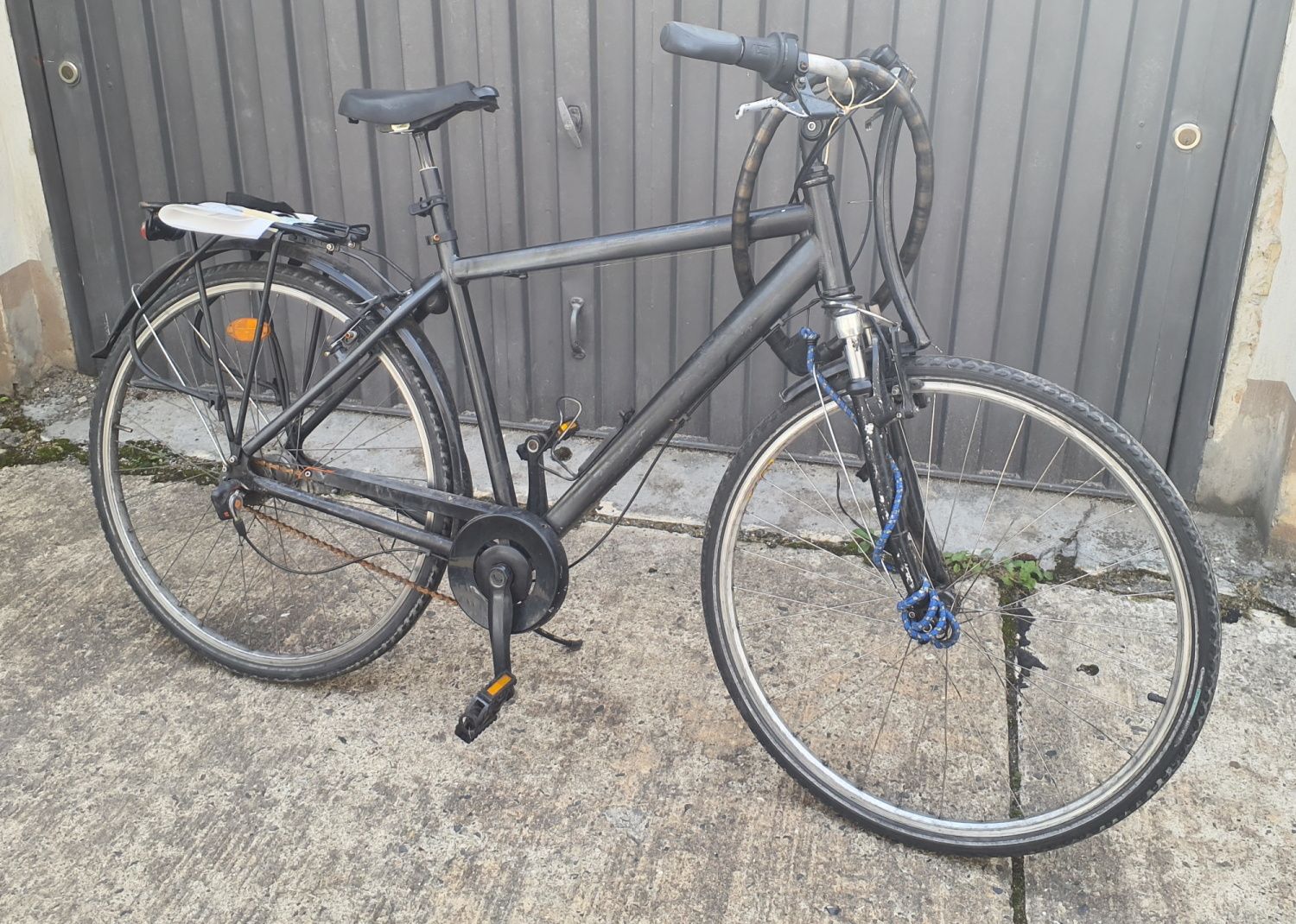 Schwarzes Herrenfahrrad