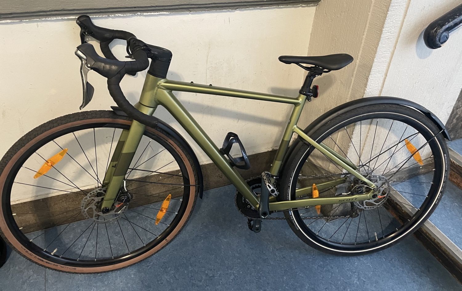 Olivgrünes Fahrrad