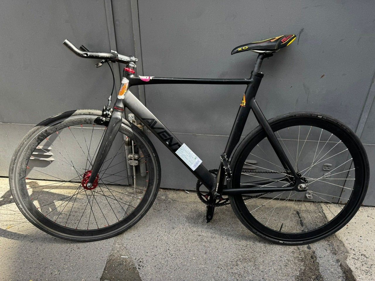 Schwarzes Herrenfahrrad