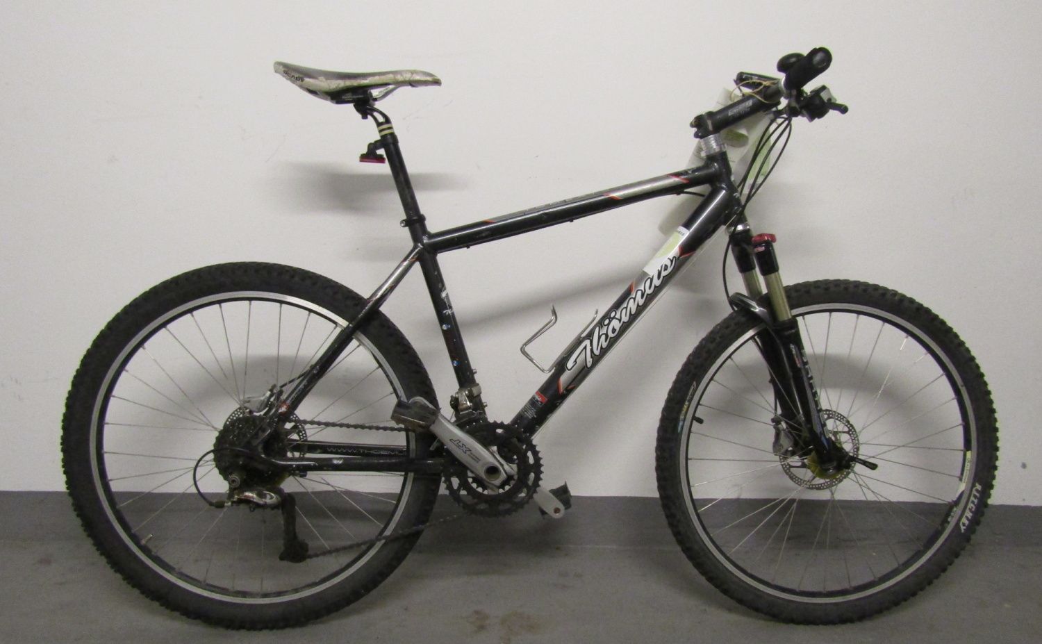 Schwarzes Herrenfahrrad