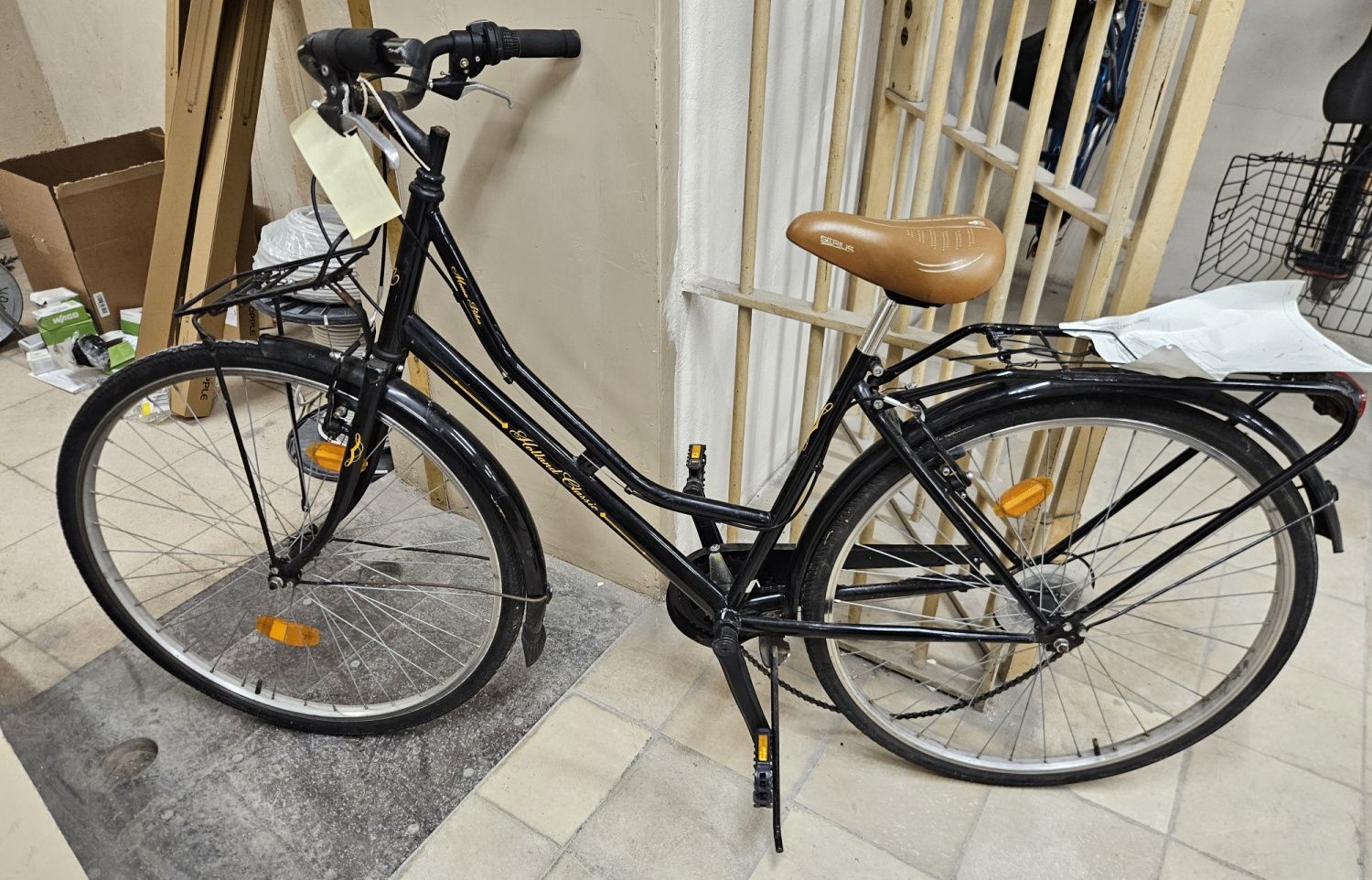 Schwarzes Damenfahrrad