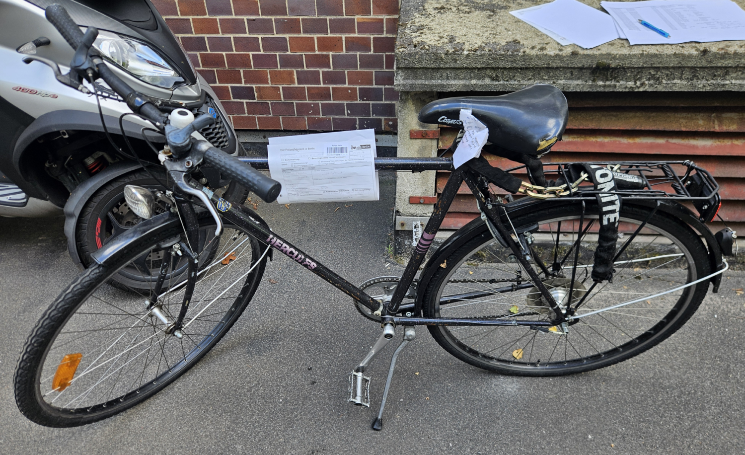 Schwarzes Herrenfahrrad