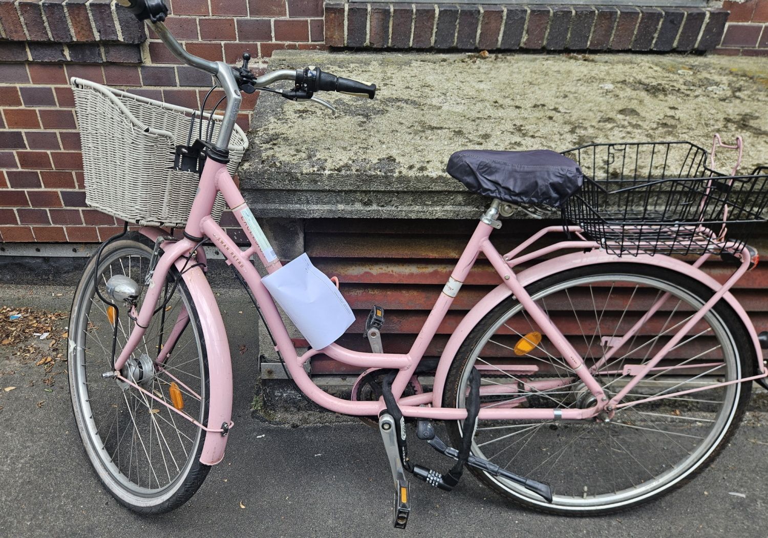 Pinkes Damenfahrrad