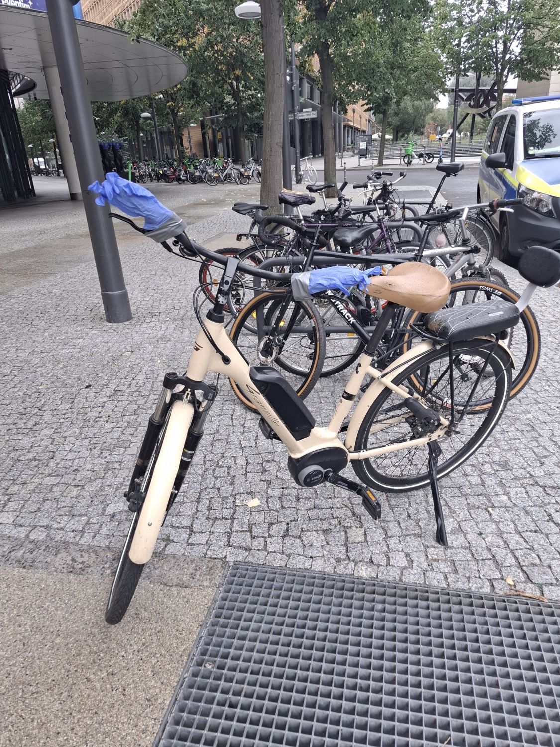 Gelbes Elektrofahrrad
