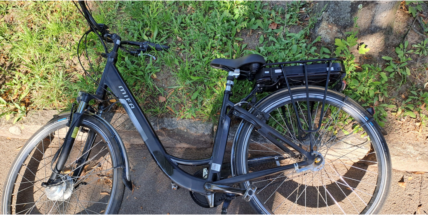 Schwarzes E-Bike
