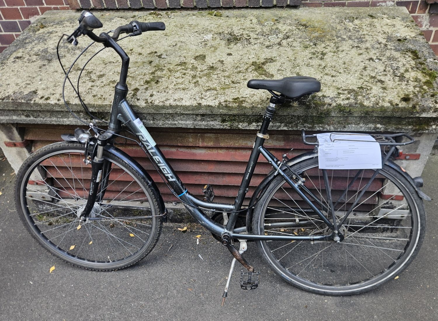 Schwarzes Damenfahrrad