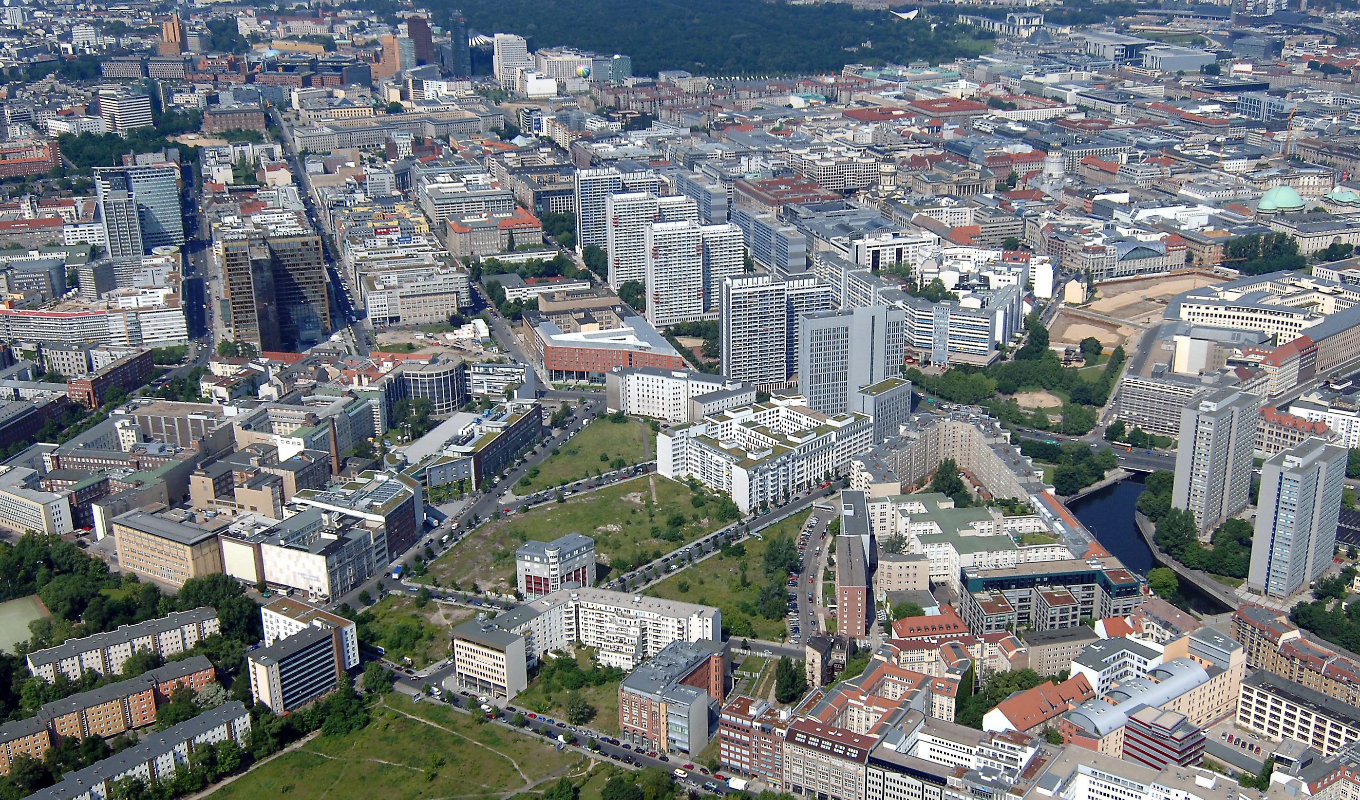 Alte Jacobstraße, Leipziger Straße, Schrägluftbild