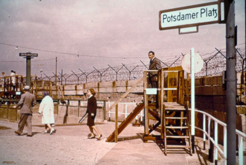 Mauerbesucher während der Teilung, Ecke Potsdamer Platz